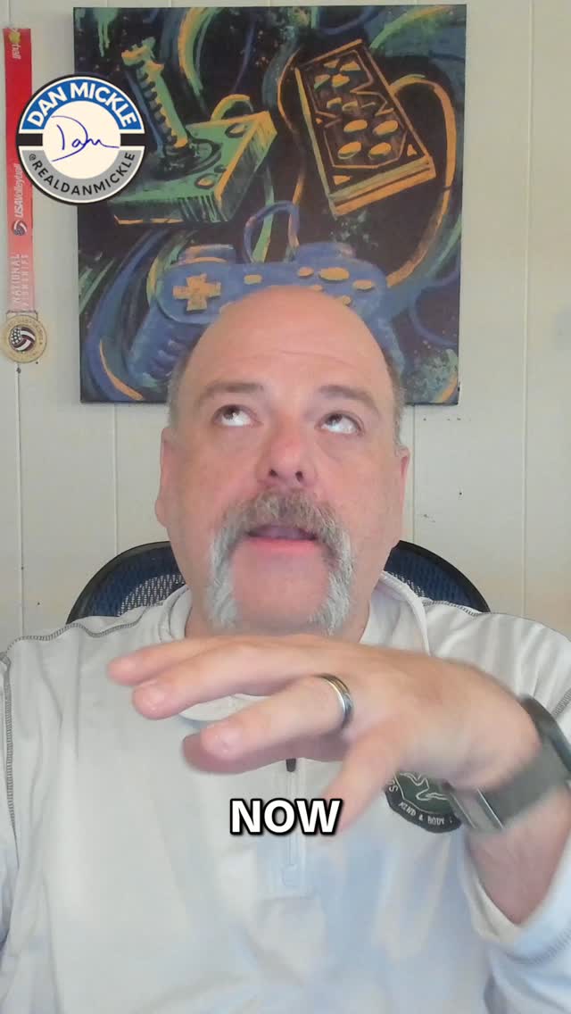 Athletes hesitate when they doubt themselves. Did I make the right play? Don't let uncertainty freeze you. Break the pattern. #AthleteMindset #PerformancePsychology #Overthinking #DecisionMaking #SportsPsychology #MentalToughness #Reels